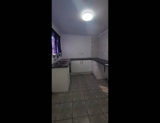 1 BEDROOM PROPERTY TO RENT IN GOODWOOD CENTRAL